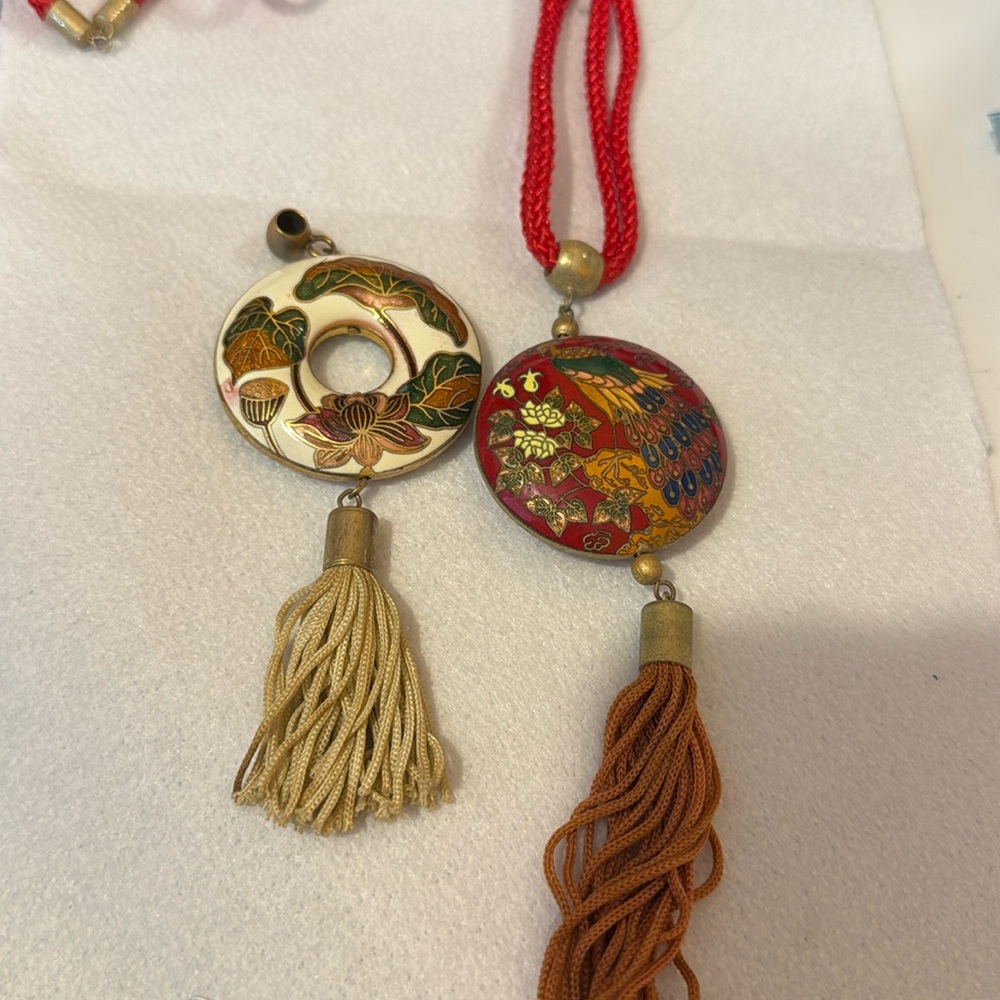 Bundle of 2 cloisson necklaces.